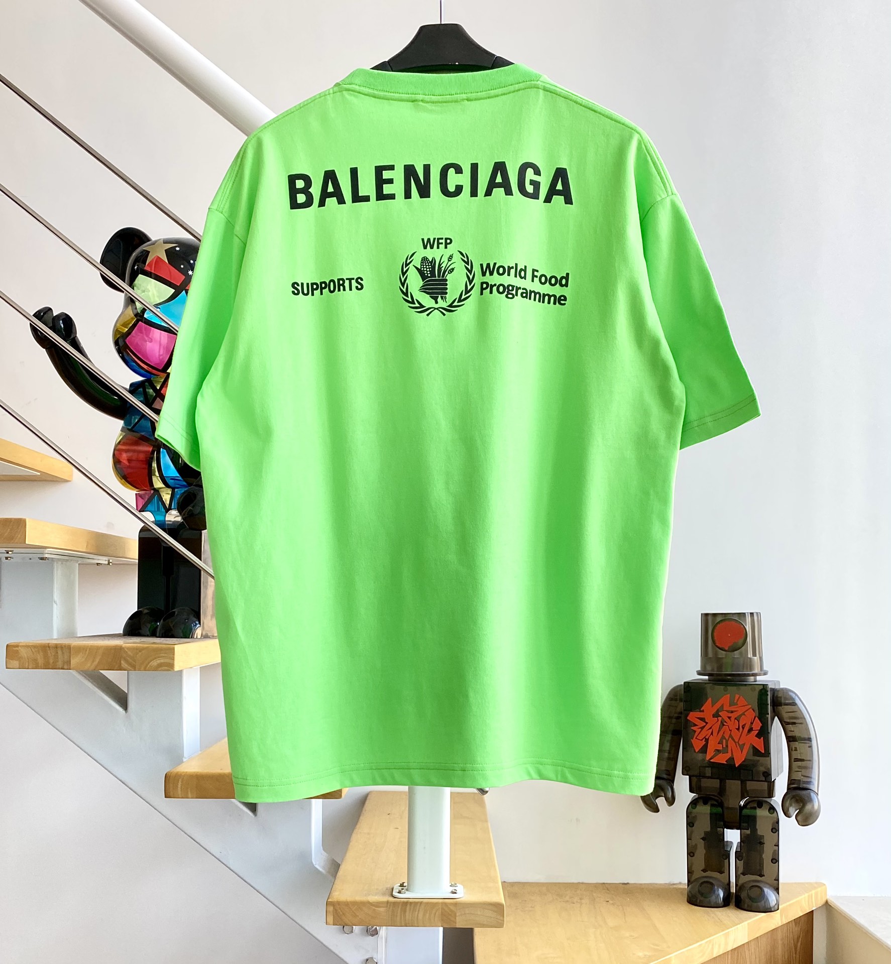 [계단집] 발렌시아가 WFP 곡물 로고 반팔 티셔츠 형광 그린