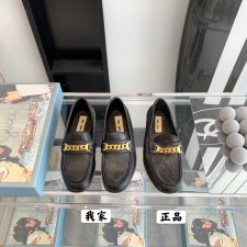 [AN3] 구찌 레더 금색 체인장식 로퍼 블랙 Gucci