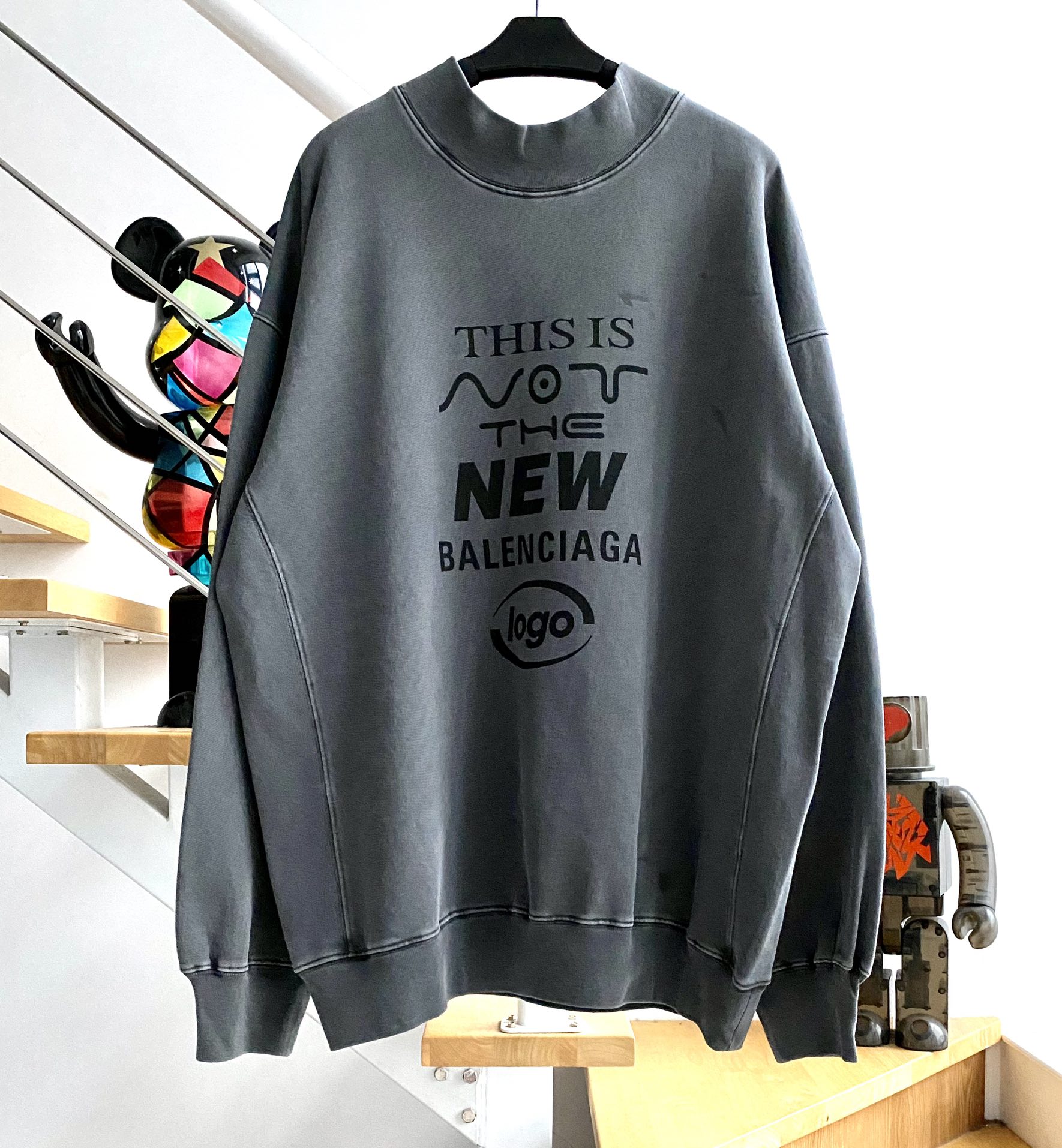 [계단집] 발렌시아가 모노그램&logo 라운드넥 맨투맨 그레이 balenciaga