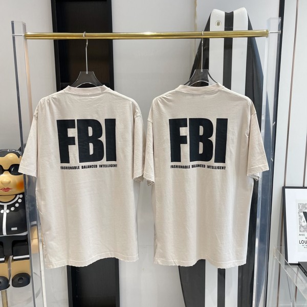 V공장 발렌시아가 검정 FBI 패턴 반팔티 베이지