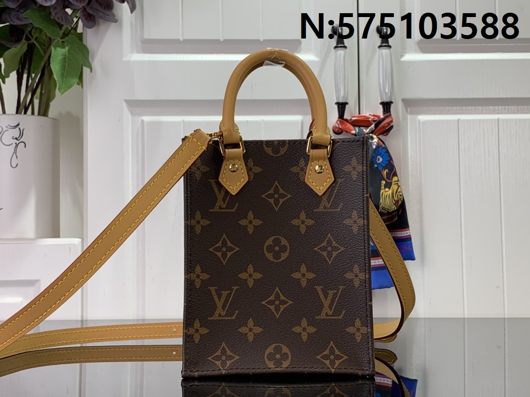 [88factory] 루이비통 쁘띠삭 플라 모노그램 14*17*5cm M81295 LOUIS VUITTON