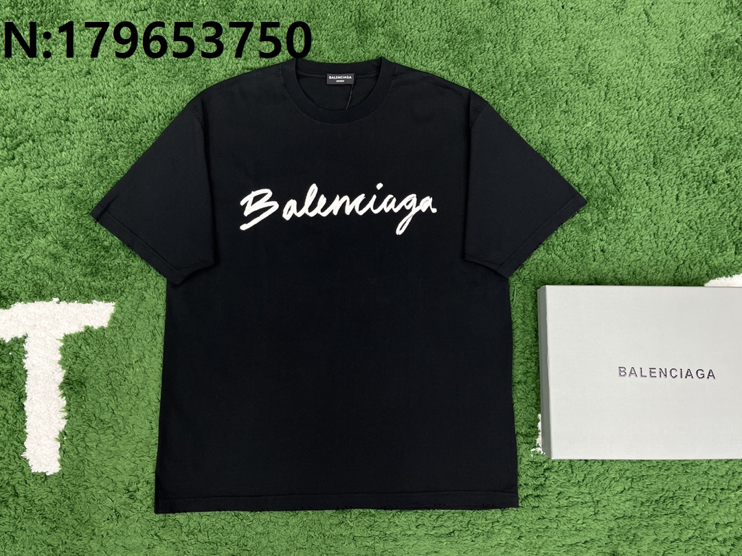 [잔디집1] 발렌시아가 흰색 펜글씨 모노그램 반팔티 블랙 balenciaga