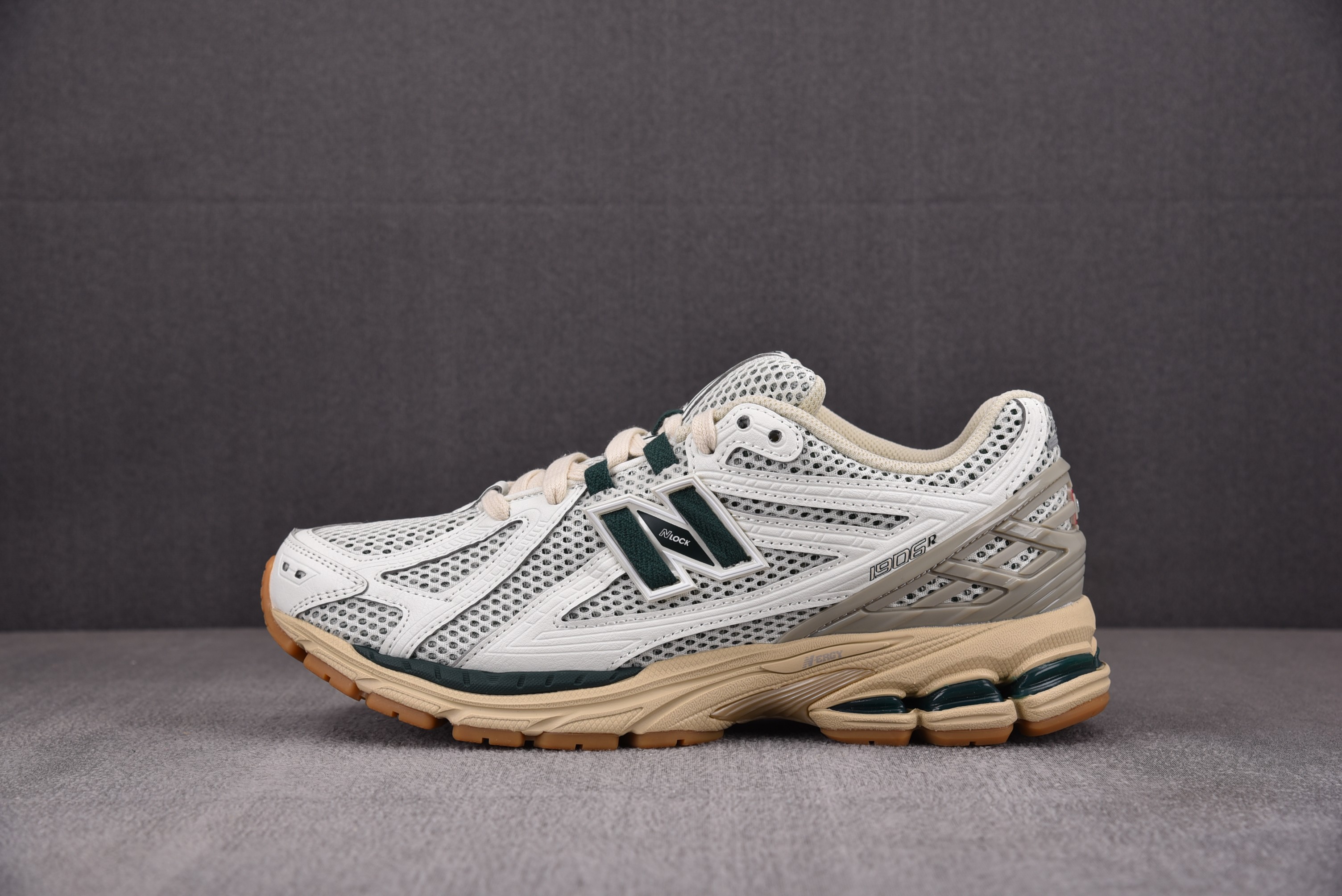 【M】New Balance NB 1906R 白色 M1906RQ