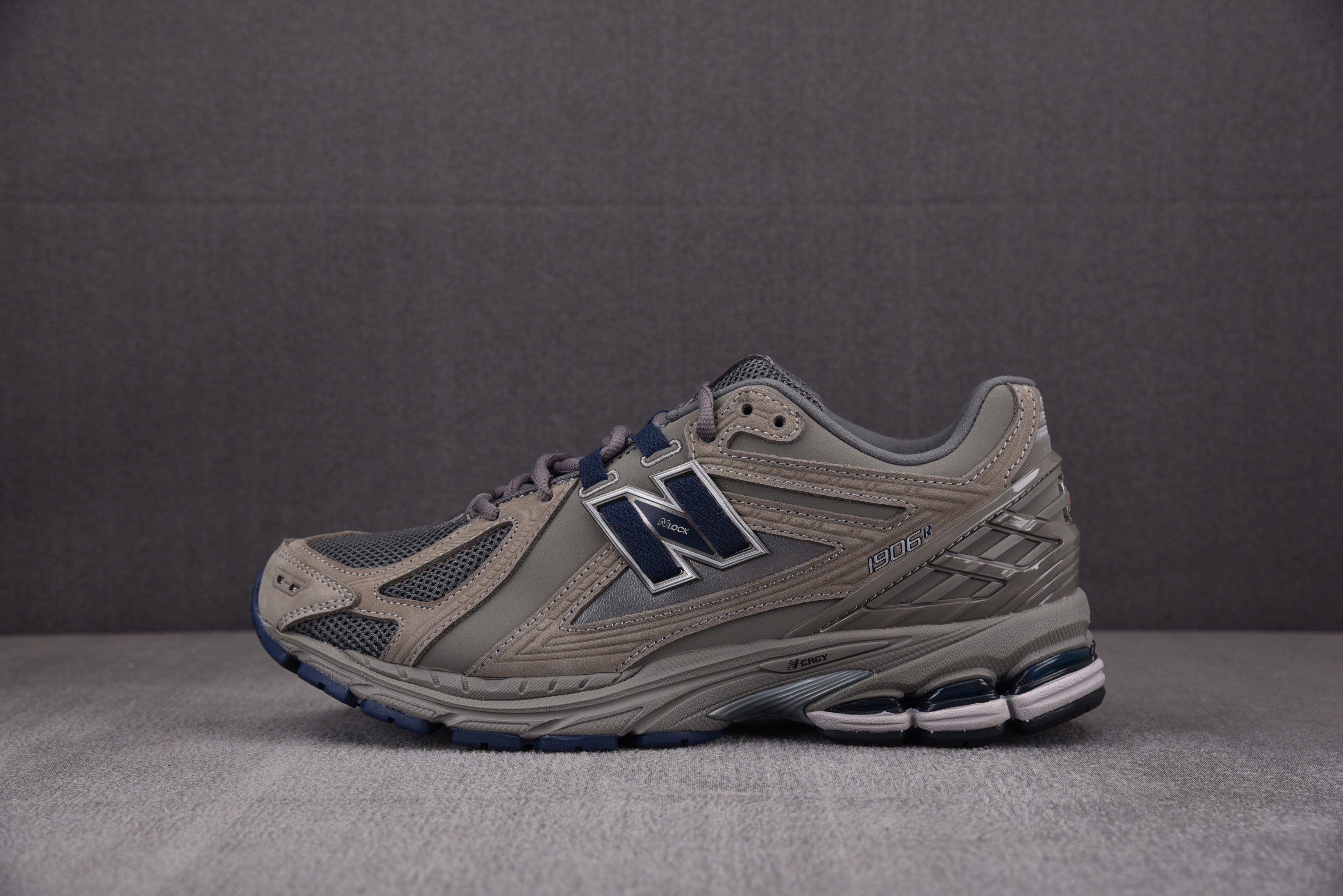 【M】New Balance NB 1906R 灰色 M1906RB