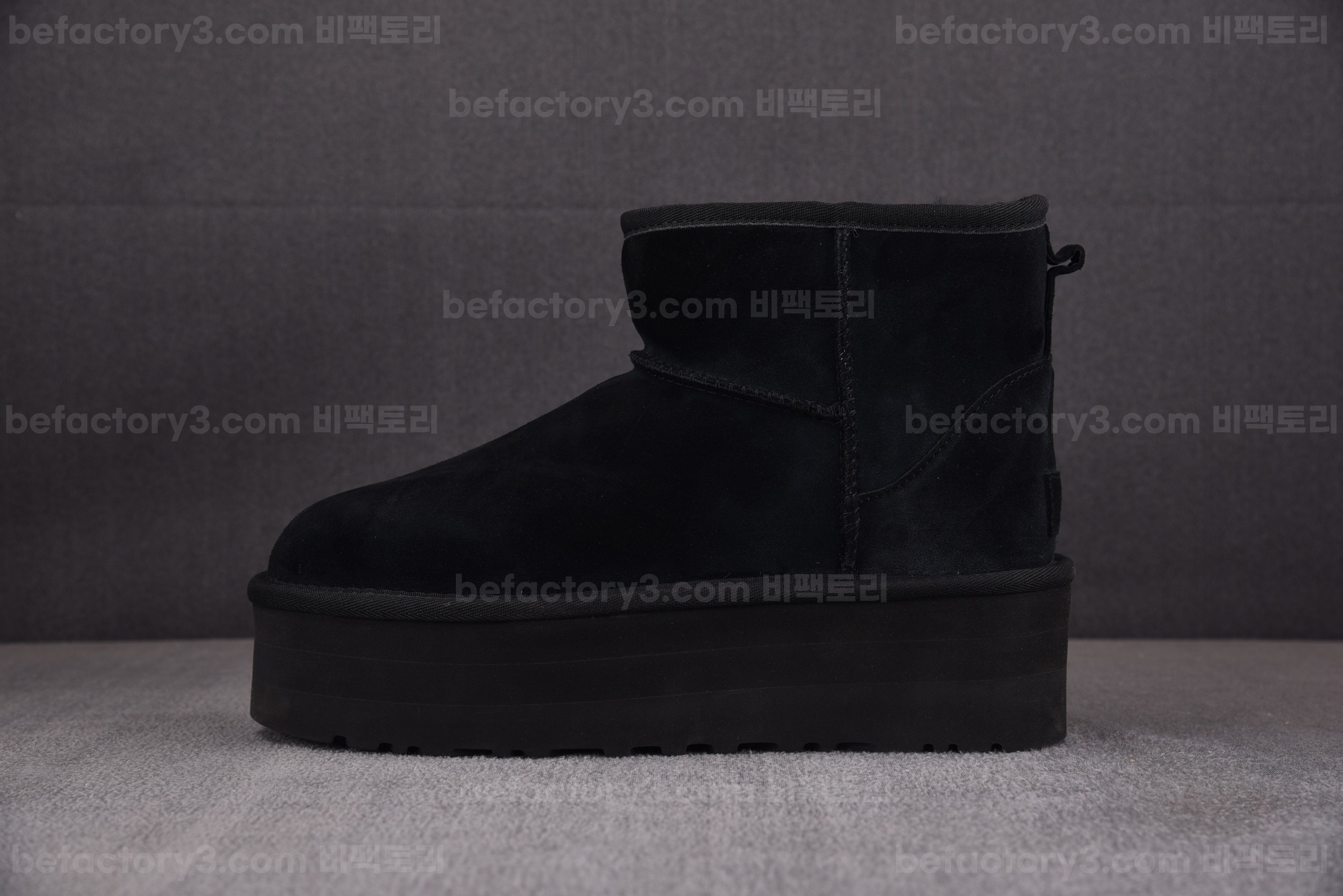 [UGG] 어그 클래식 플랫폼 부츠 블랙 UGG