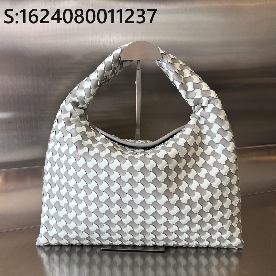 징 팩토리 보테가베네타 24봄 배색 홉 777584  41*20.5*7.5cm bottegaveneta