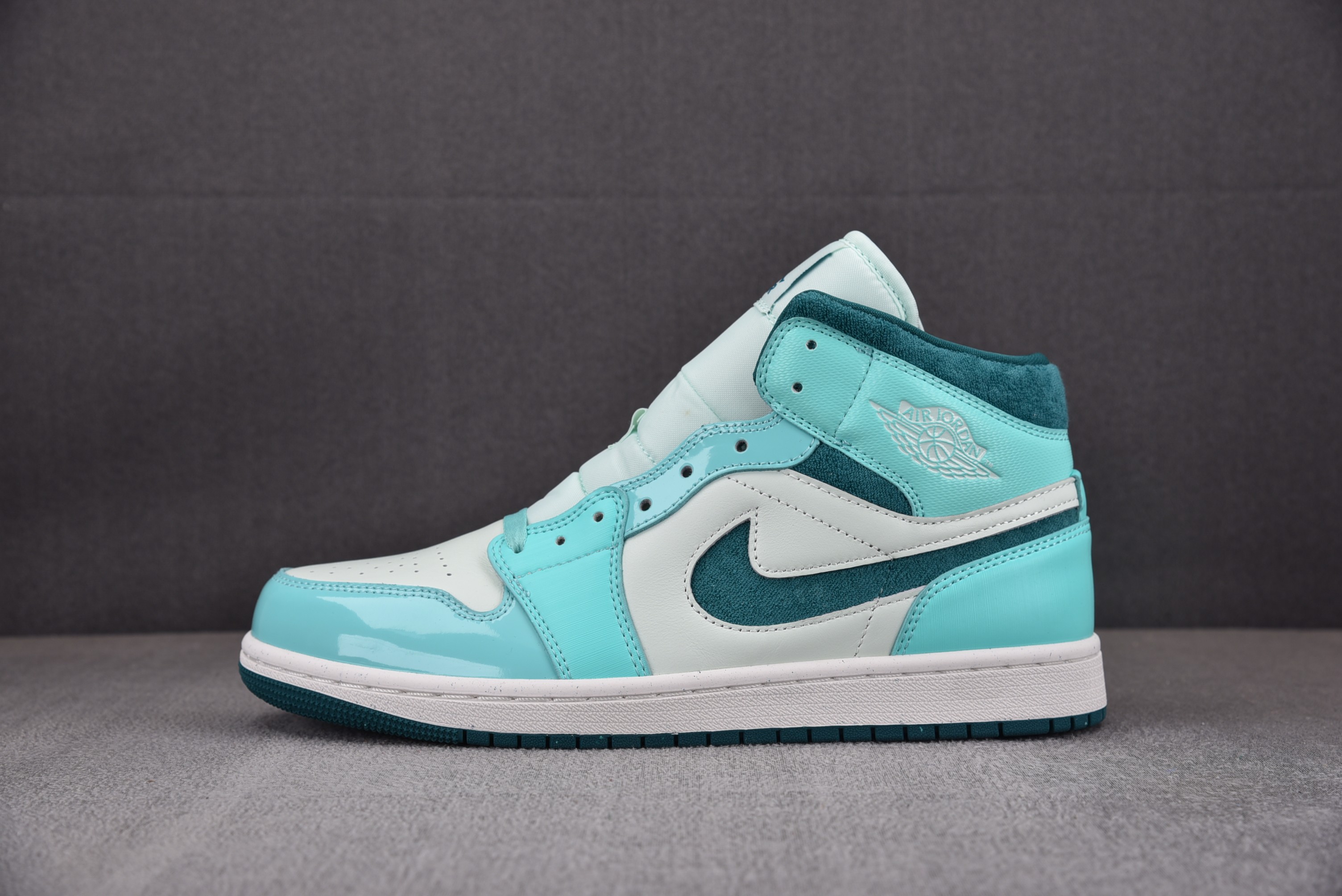 【CJ】WMNS Air Jordan 1 Mid“Bleached Turquoise”冰蓝 DZ3745-300