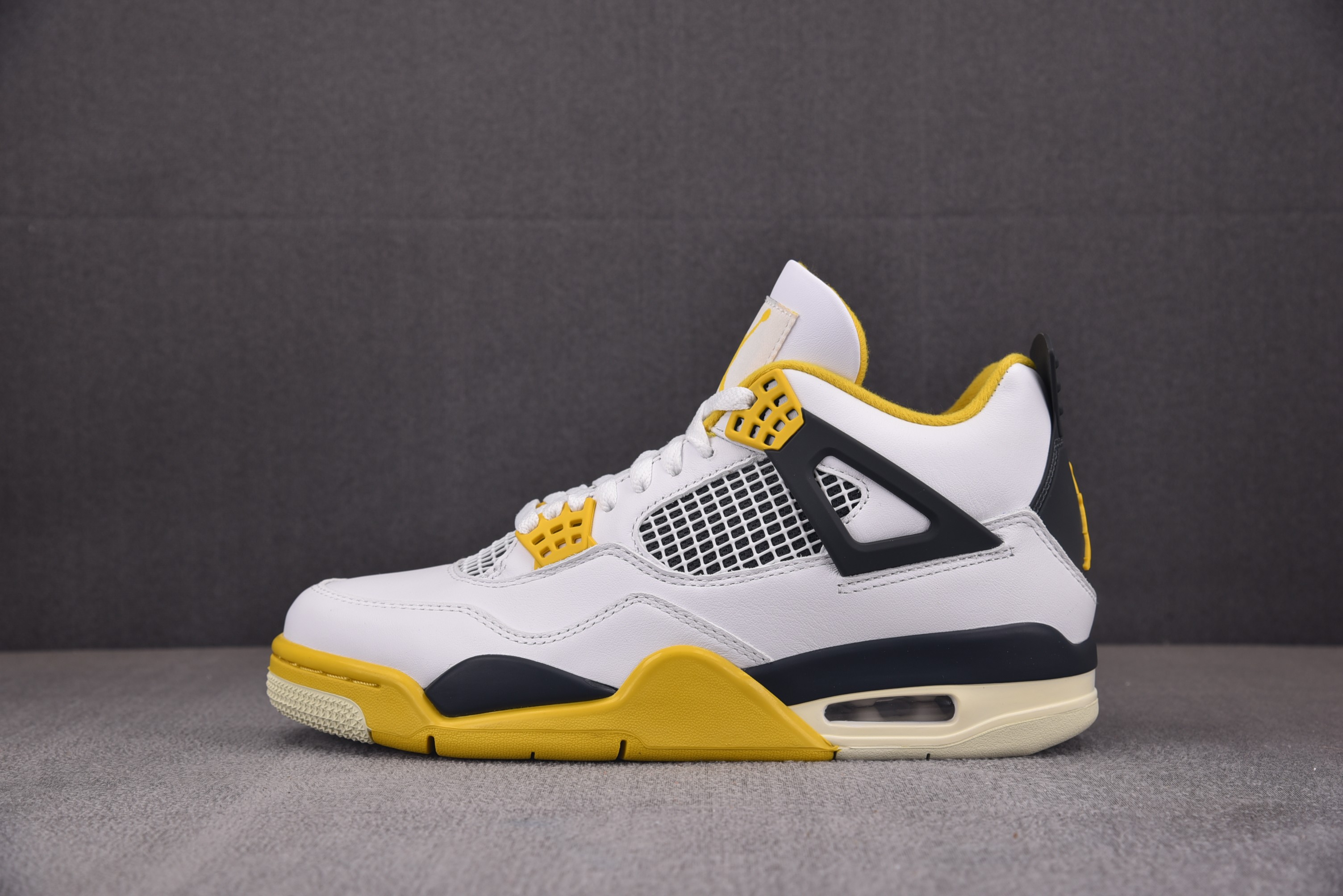 【Y3】WMNS Air Jordan4 Retro“Vivid Sulfur”白黑黄 AQ9129-101