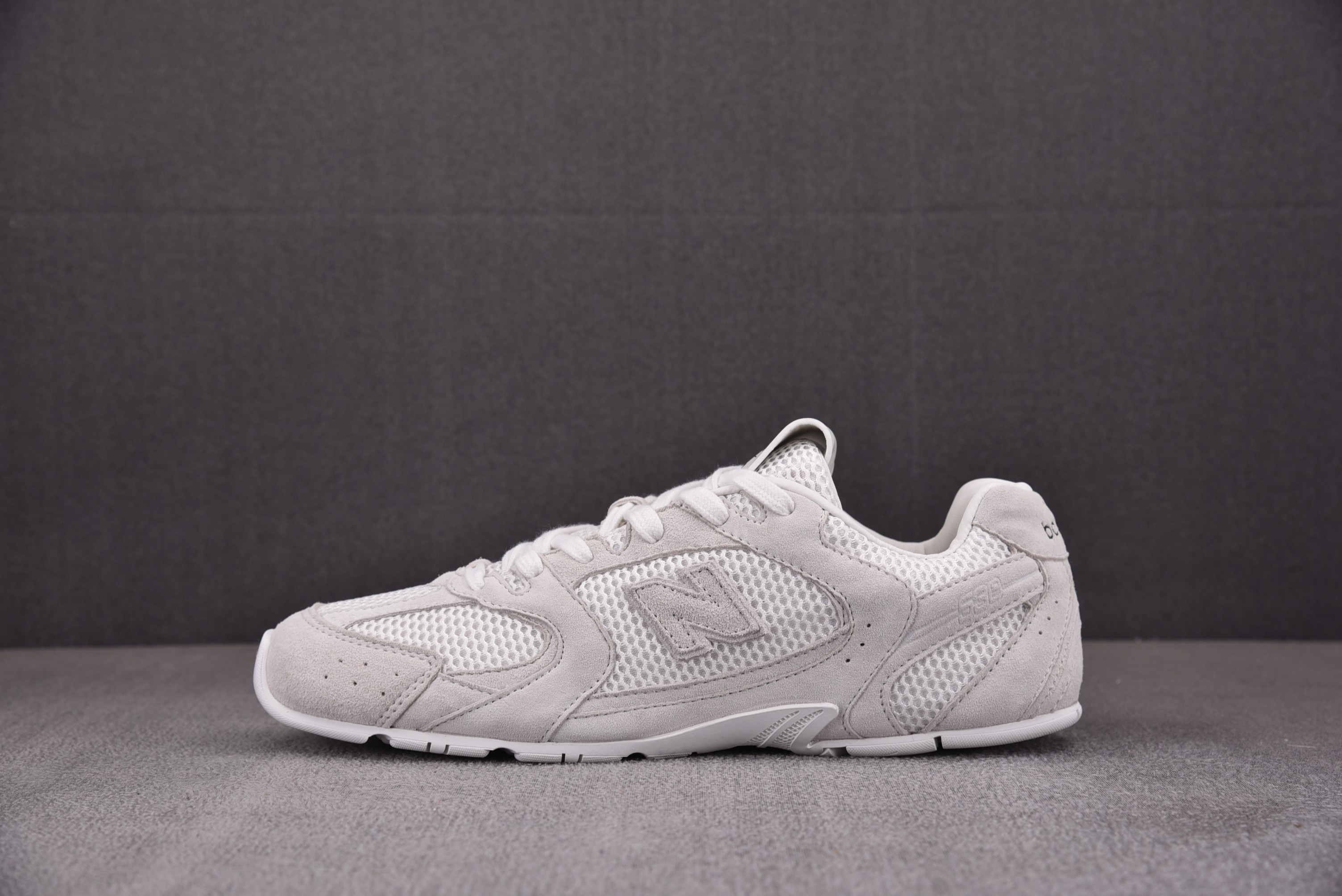 【M】New Balance x MIU MIU NB530 灰色