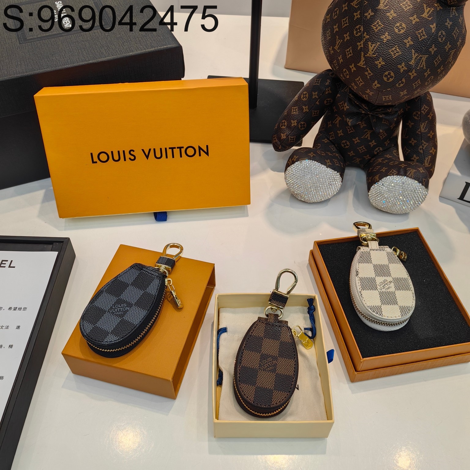 AGG 루이비통 체커보드 가방 참 키링 3컬러 LOUIS VUITTON