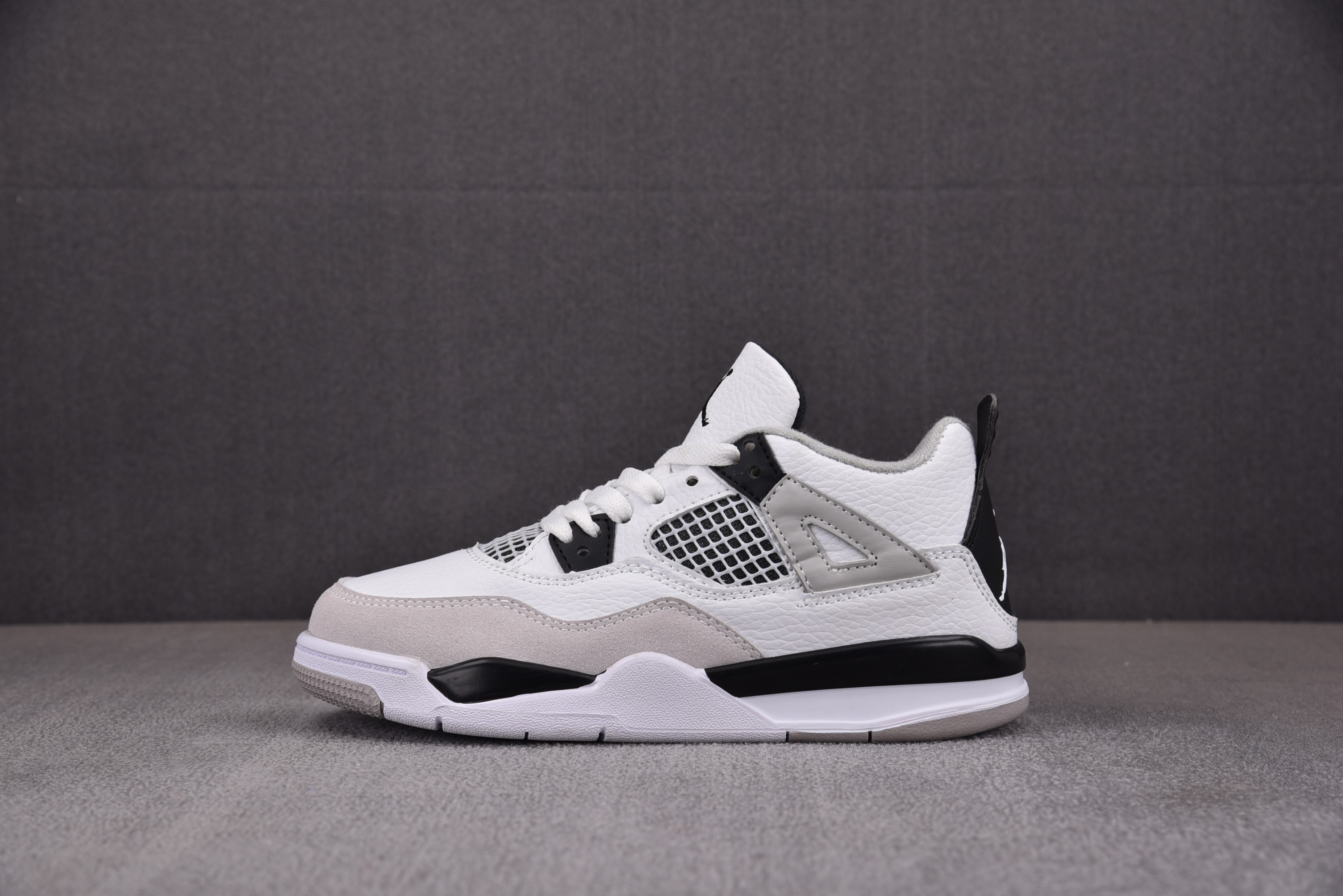 Air Jordan 4 Retro（GS）童鞋 小白水泥