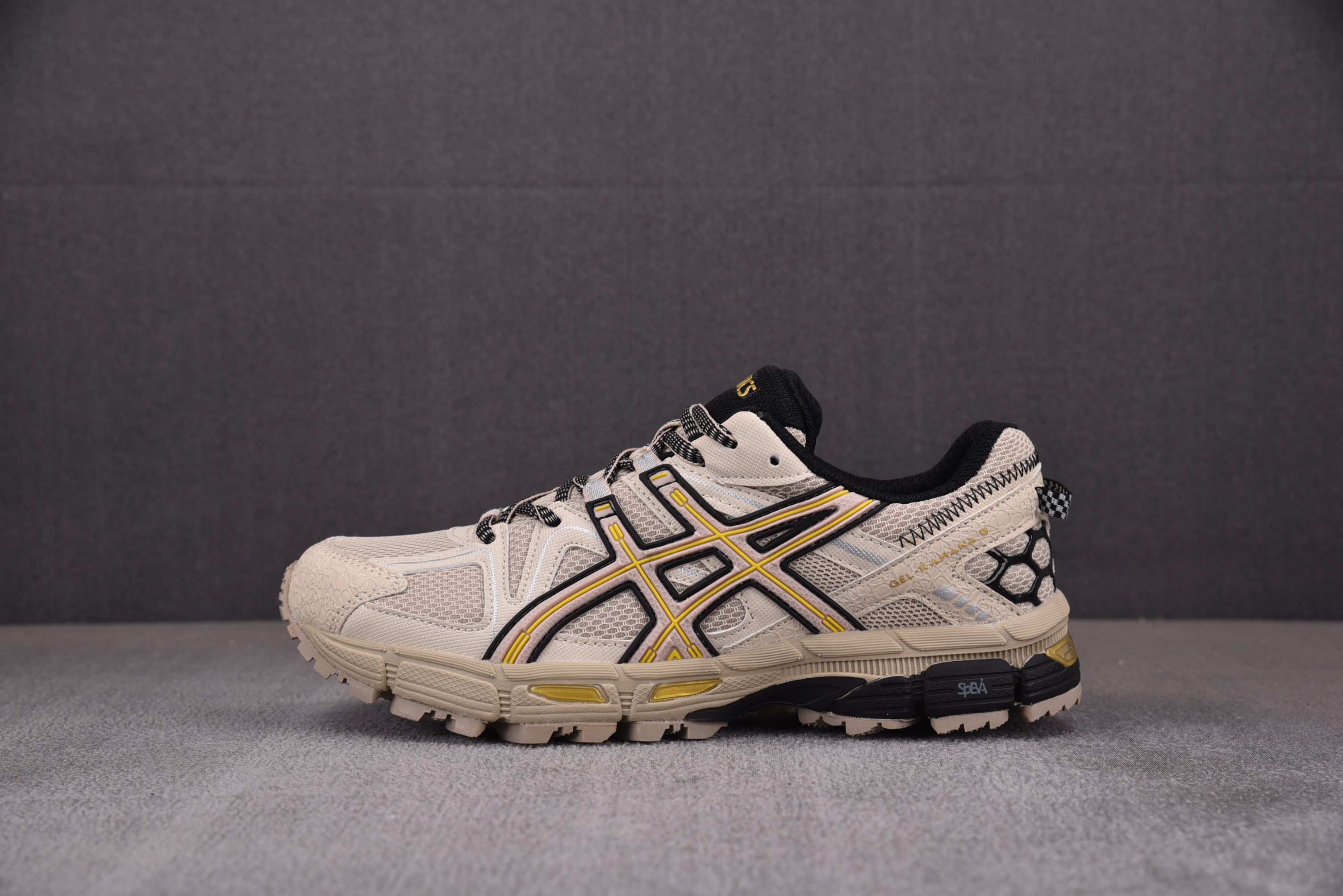 Asics Gel-Kahana 8 棕色 1012A978-201