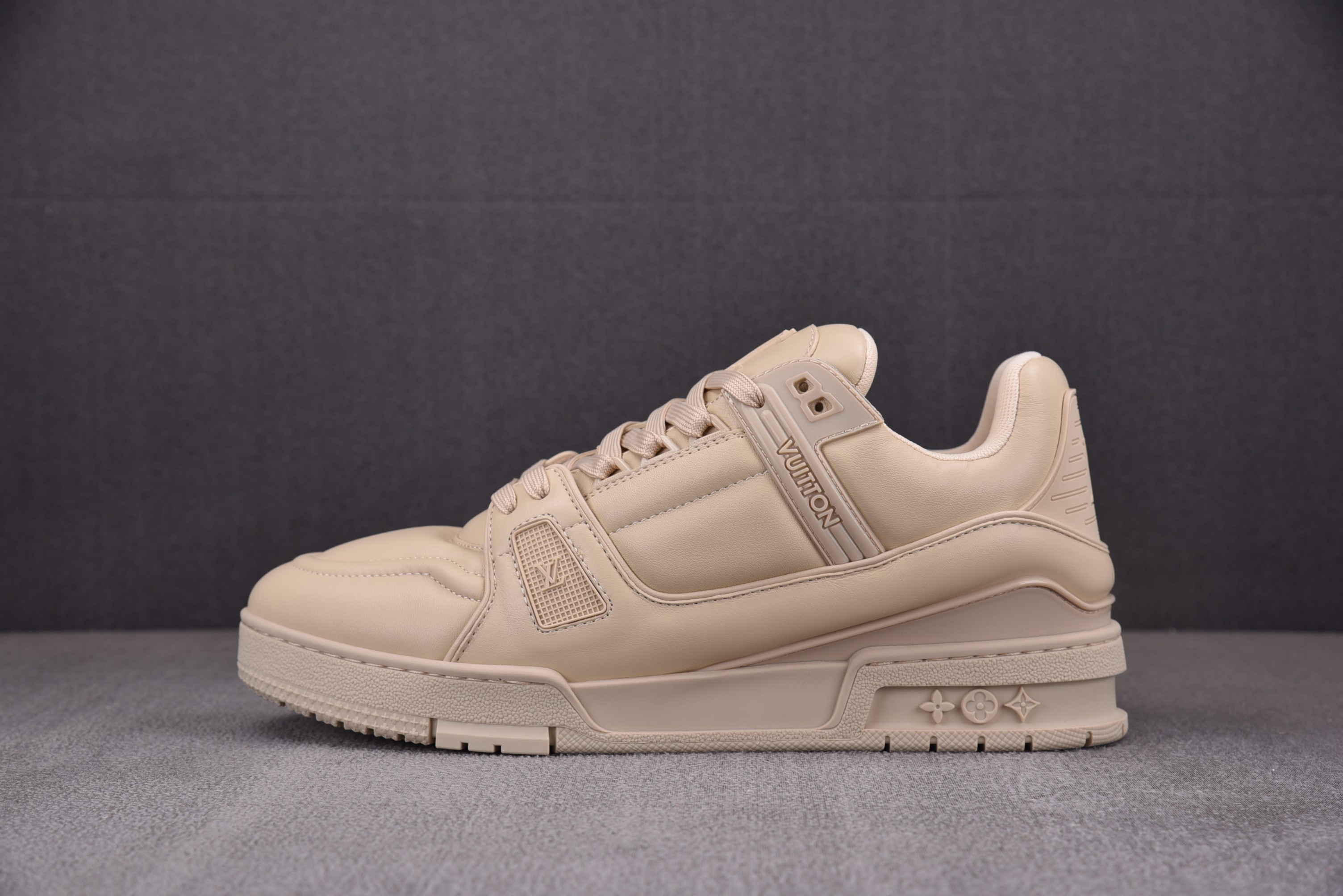 【BQ】LOUIS VUITTON Trainer 米色