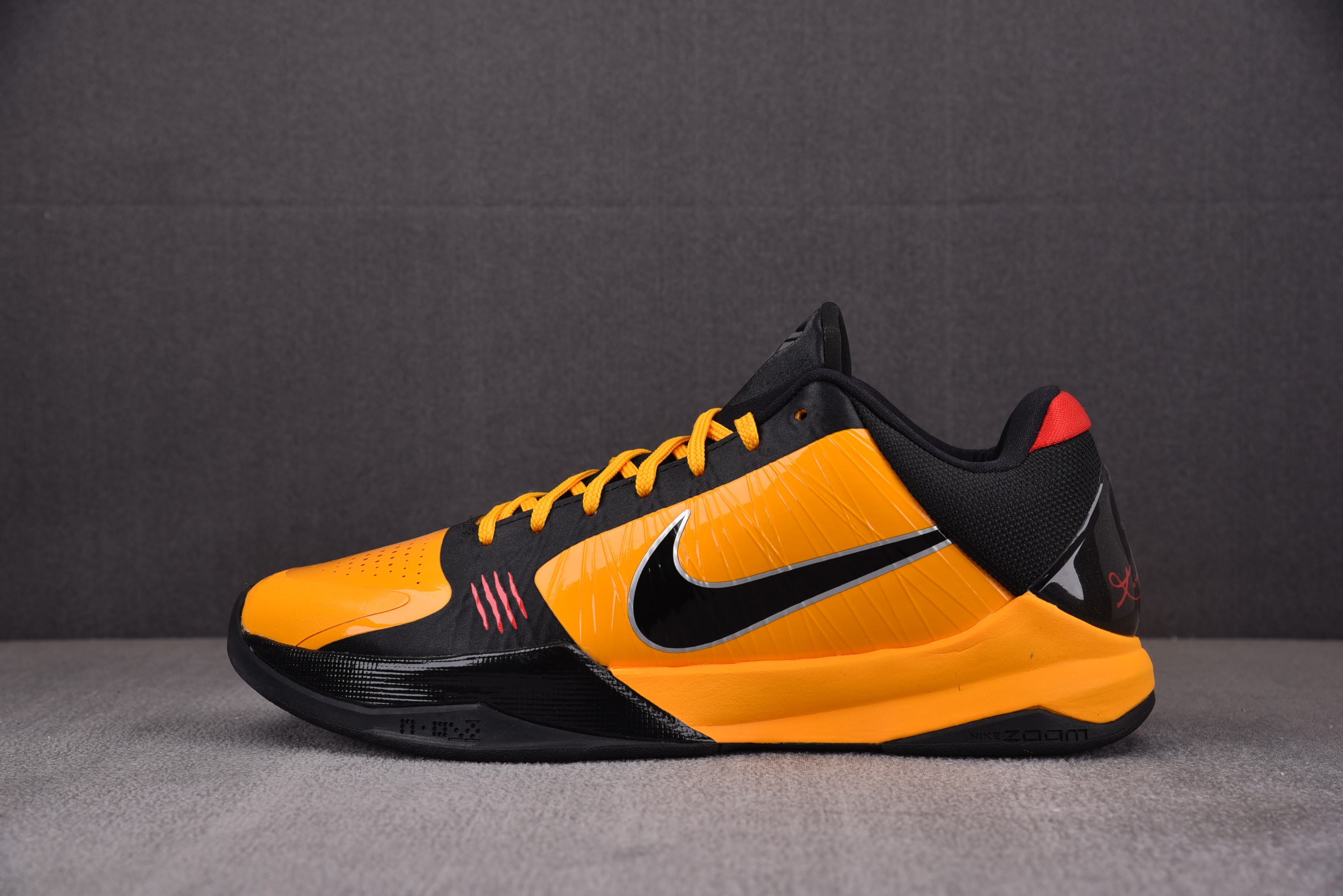 【H12】NK Kobe 5 Protro‘Bruce Lee’黑黄 李小龙 CD4991-70