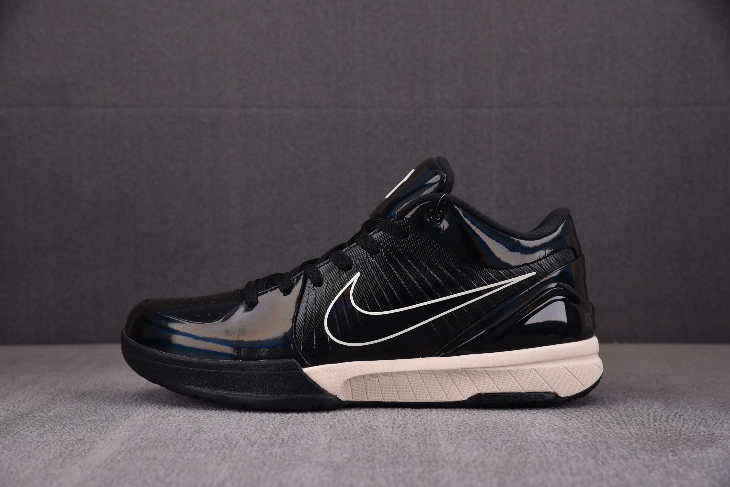 【OG】UNDEFEATED x NK Zoom Kobe 4 Protro 漆皮 黑色 CQ3869-001