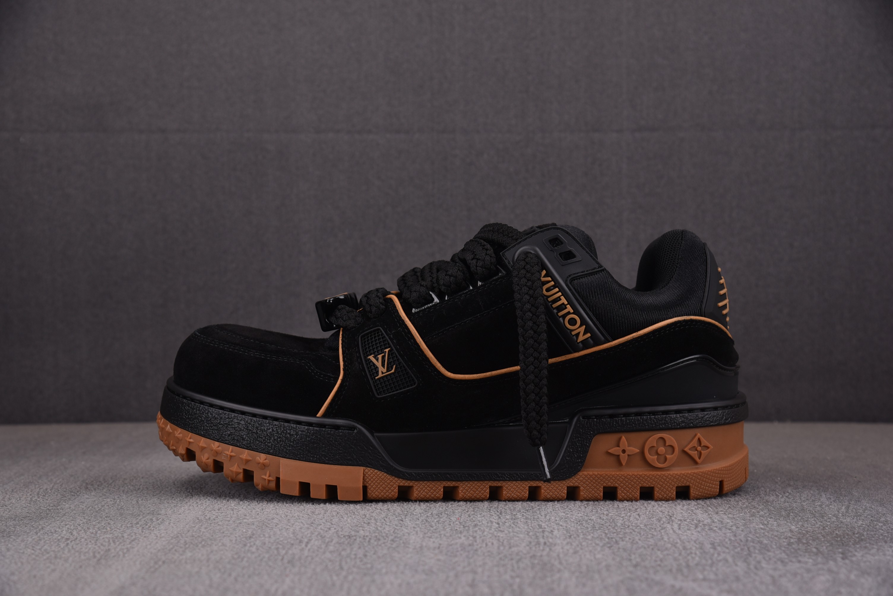 【BQ】LOUIS VUITTON Trainer Maxxi 路易威登 小胖丁 黑色 루이비통