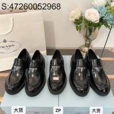 [DXJ] 프라다 레더 앞 모노그램 세모 단색 로퍼 3cm 블랙 Prada