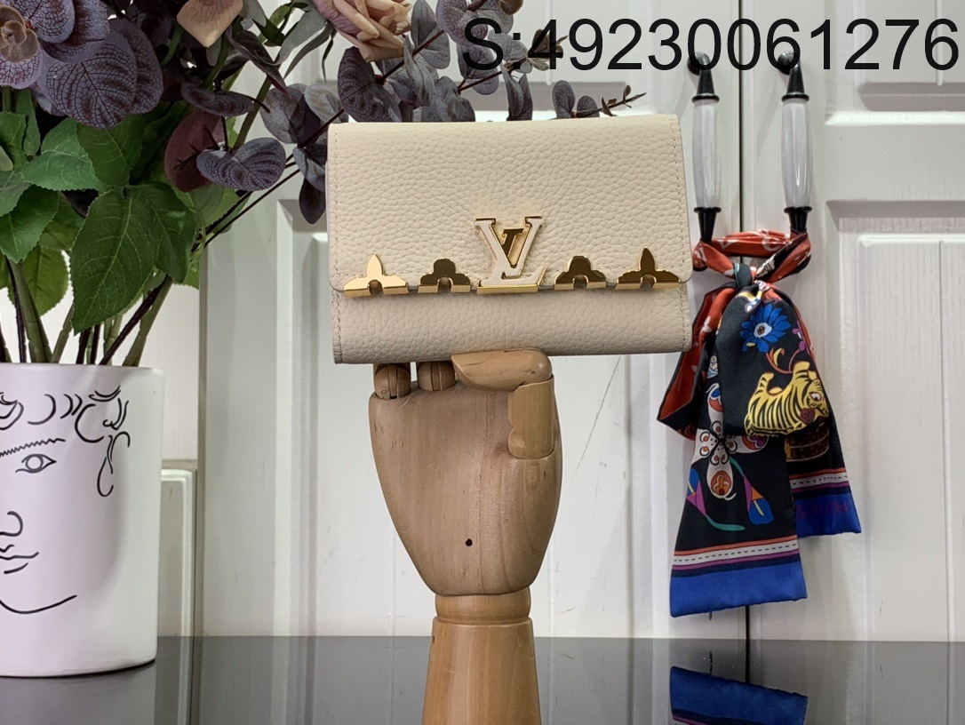 [88factory] 루이비통 카퓌신 월릿 13.5*9.5*3cm M82835 화이트 LOUIS VUITTON