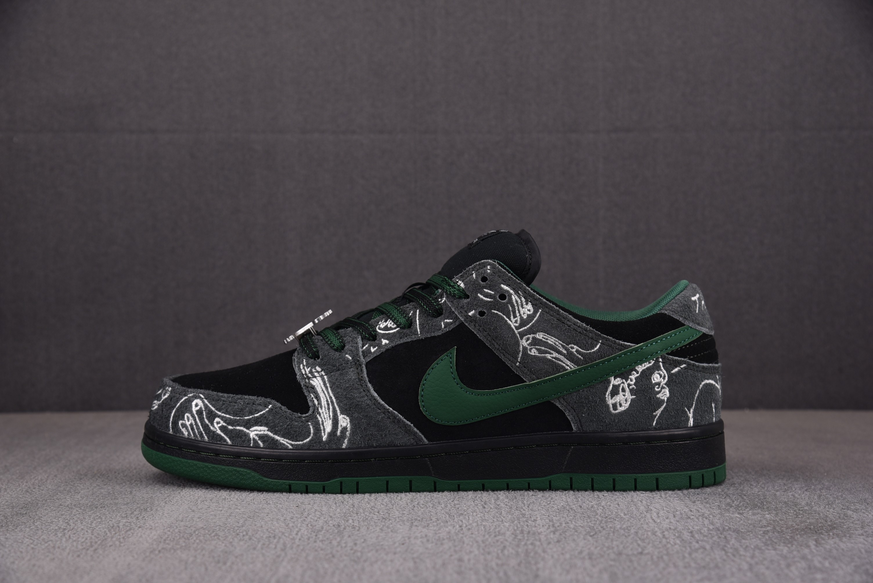【S2】There Skateboards x NK Dunk SB 黑绿 FD7743-001