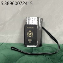 [dxg] 발렌시아가 여권 레더 폰 홀더 블랙 12.4*20*2cm