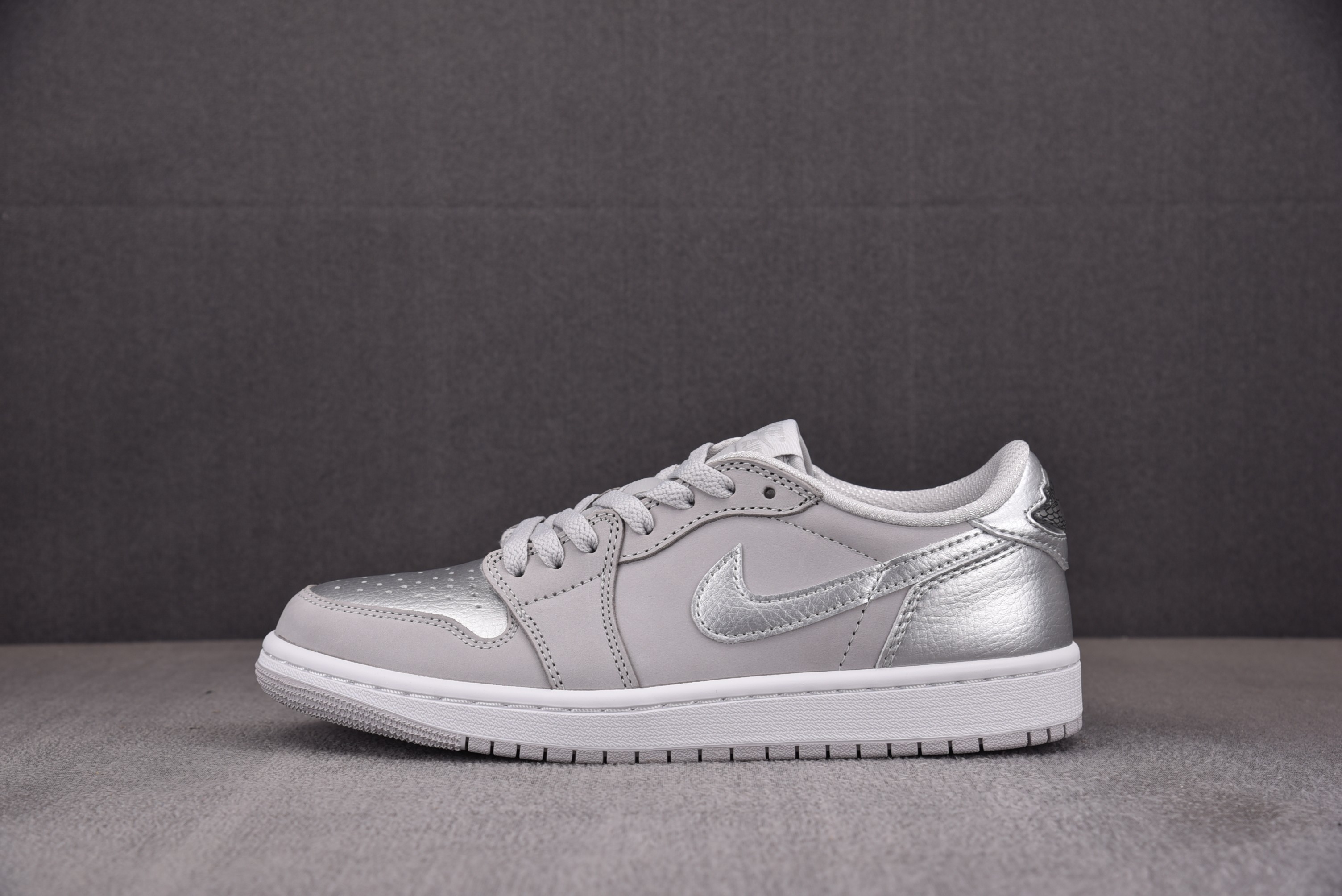 【CJ】Air Jordan Low OG“Metallic Silver”银灰 CZ0790-002