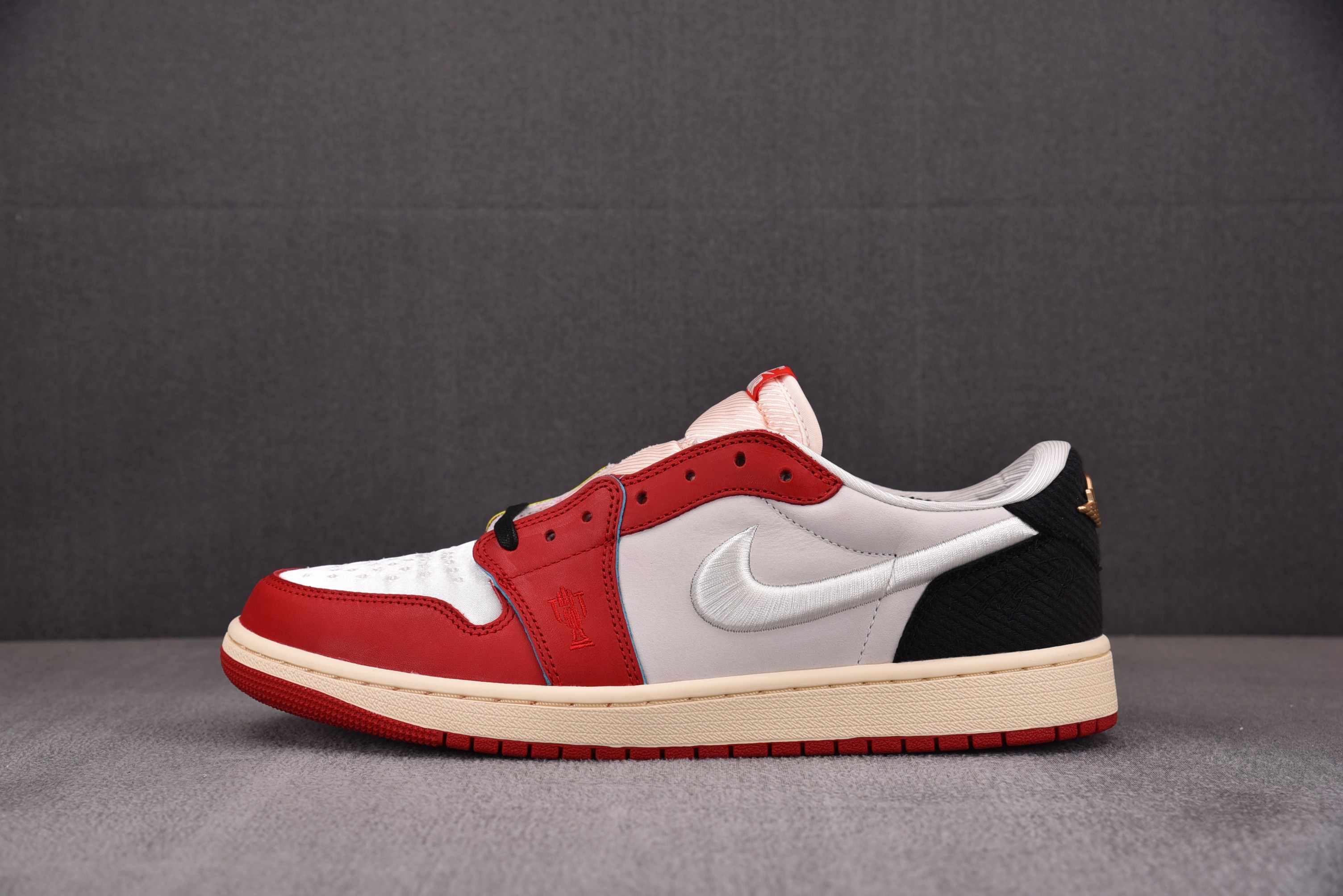 【DG】Trophy Room x AJ 1 Low“Home”白红 HV6157-100