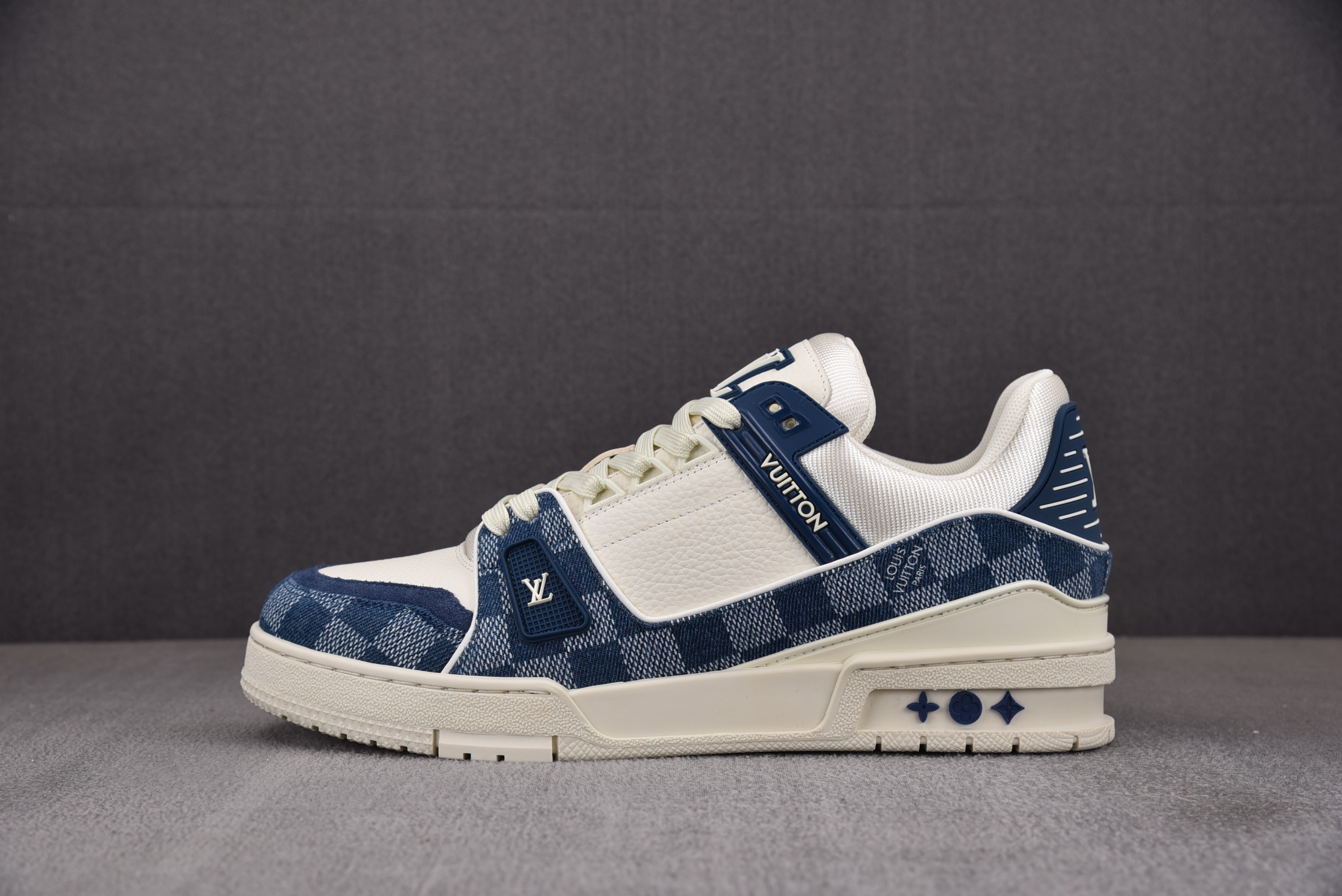 【BQ】LOUIS VUITTON Trainer 米白蓝