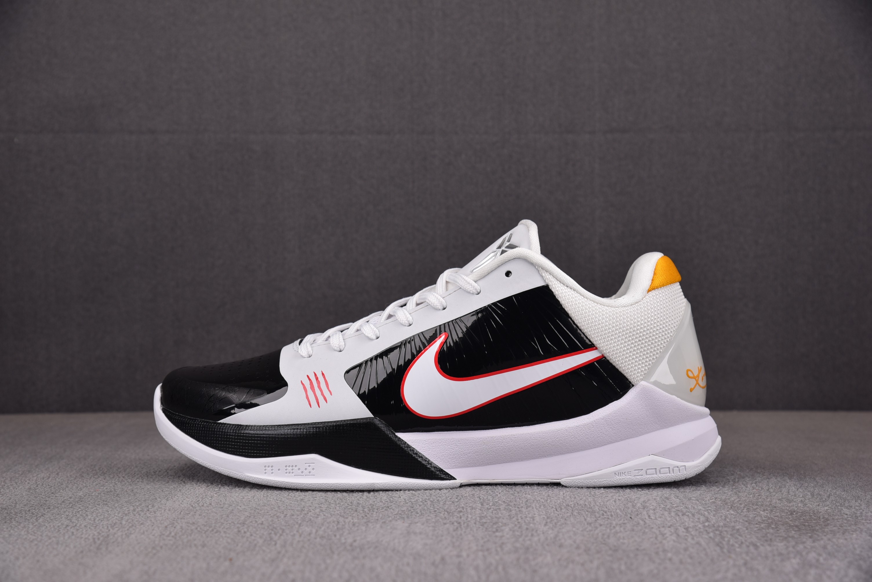 【OG】Nk Kobe 5 Protro Bruce Lee Alternate 李小龙 白黑 CD4991-101