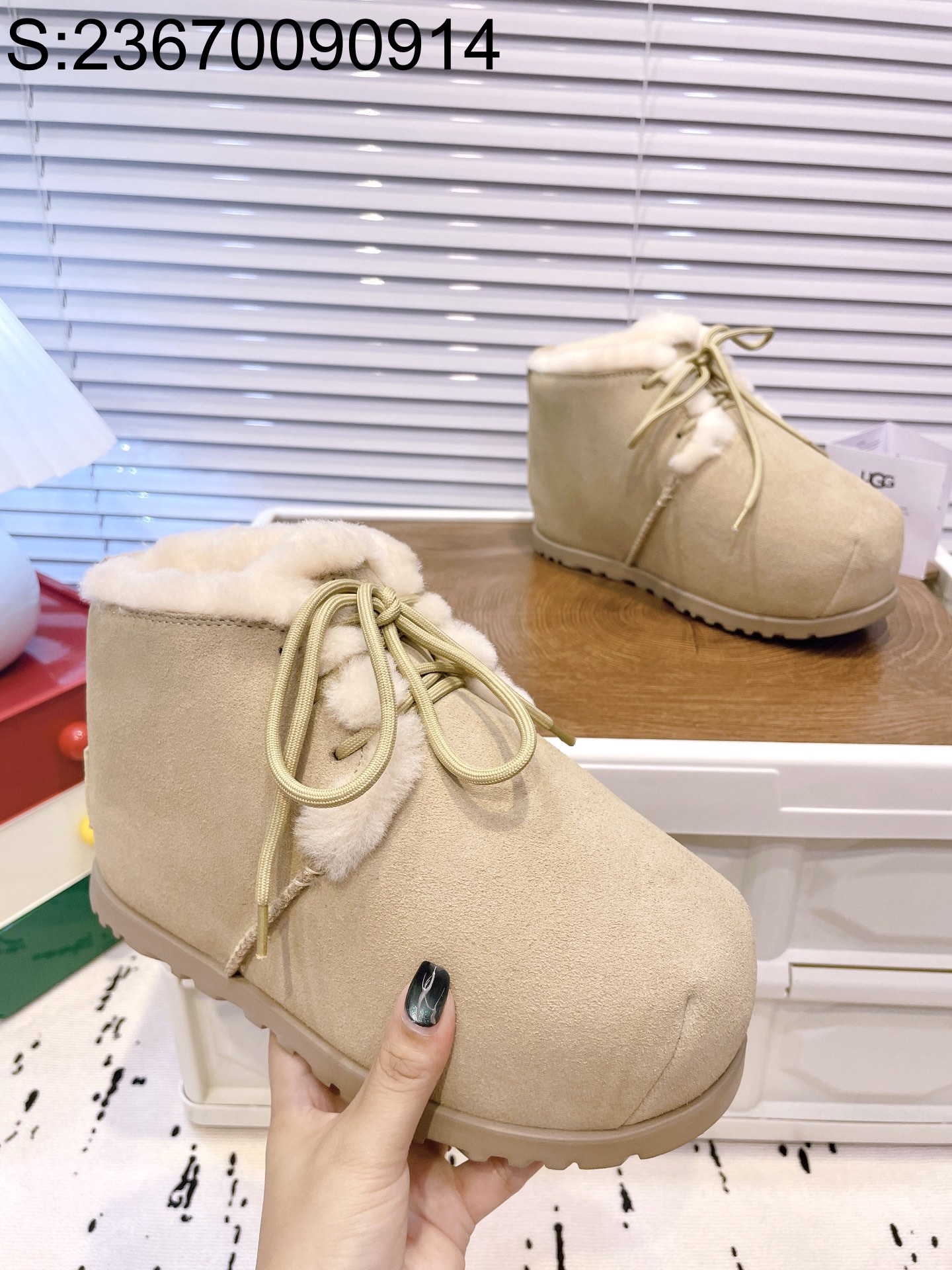 [152] UGG 24SS Pumped 레이스 업 스웨이드 앵크 부츠 베이지