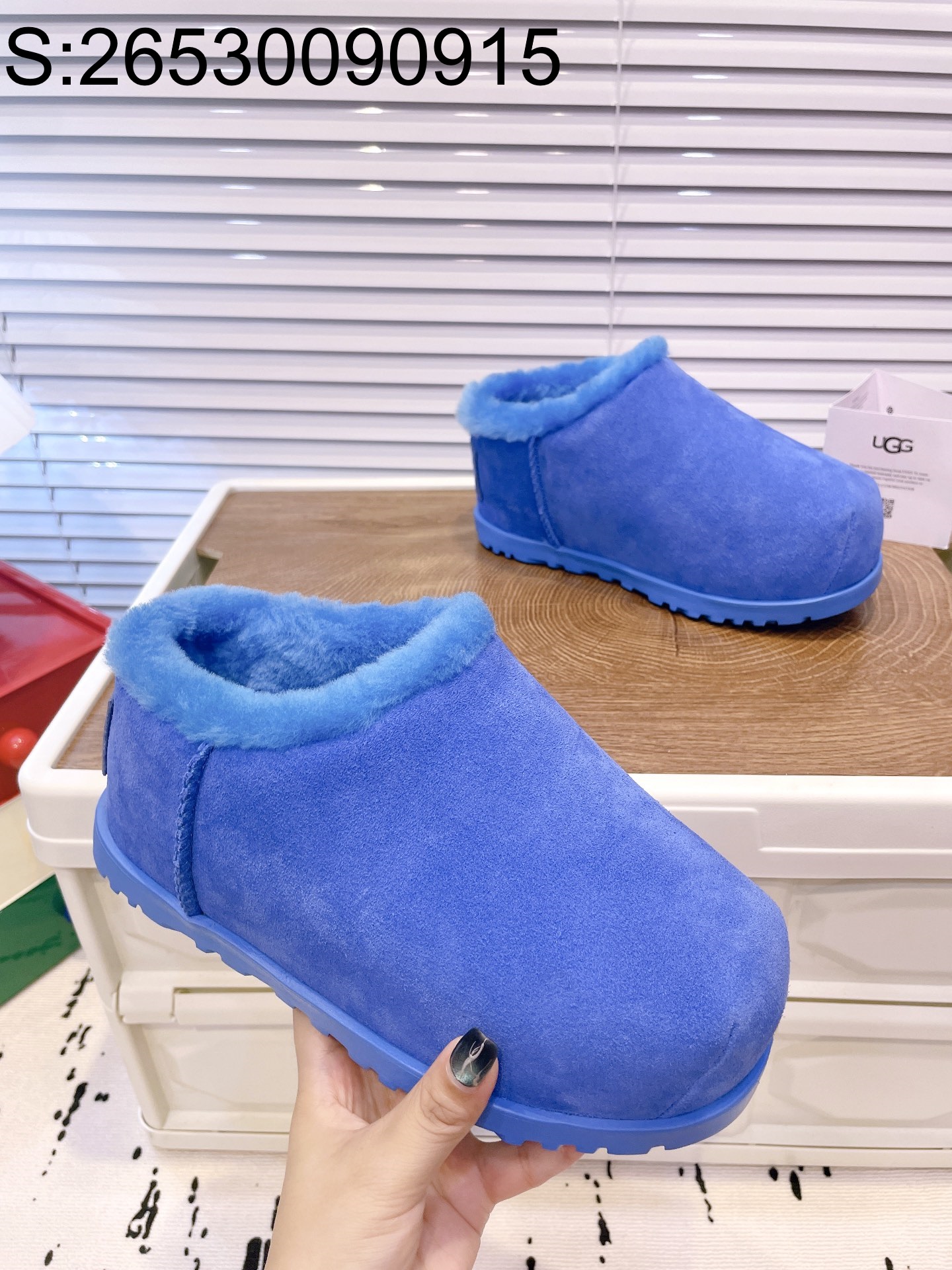 [152] UGG 24SS Pumped 스웨이드 샌들 블루