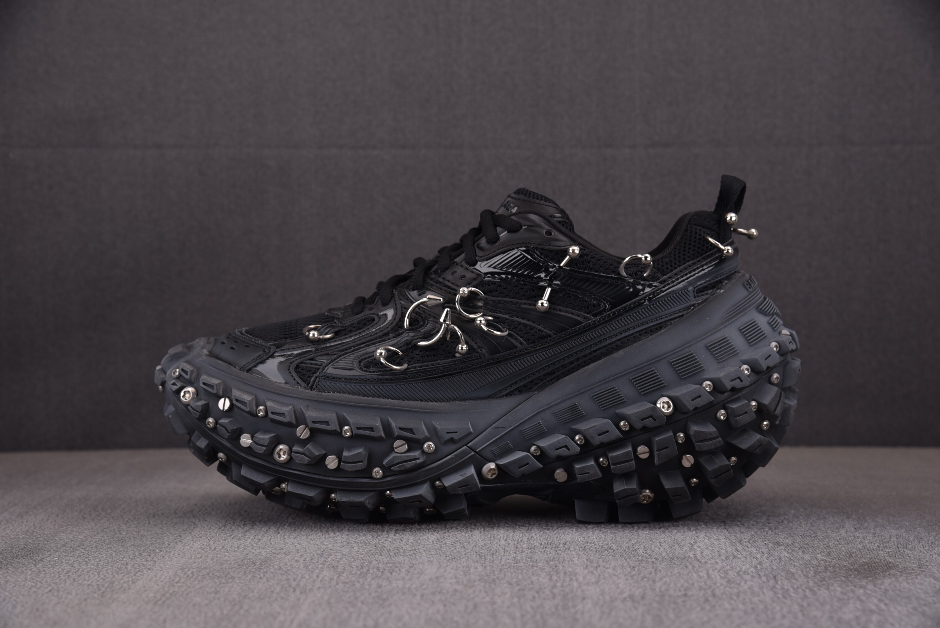 【I8】Balenciaga Ddfender 轮胎鞋 黑色 铆钉扣