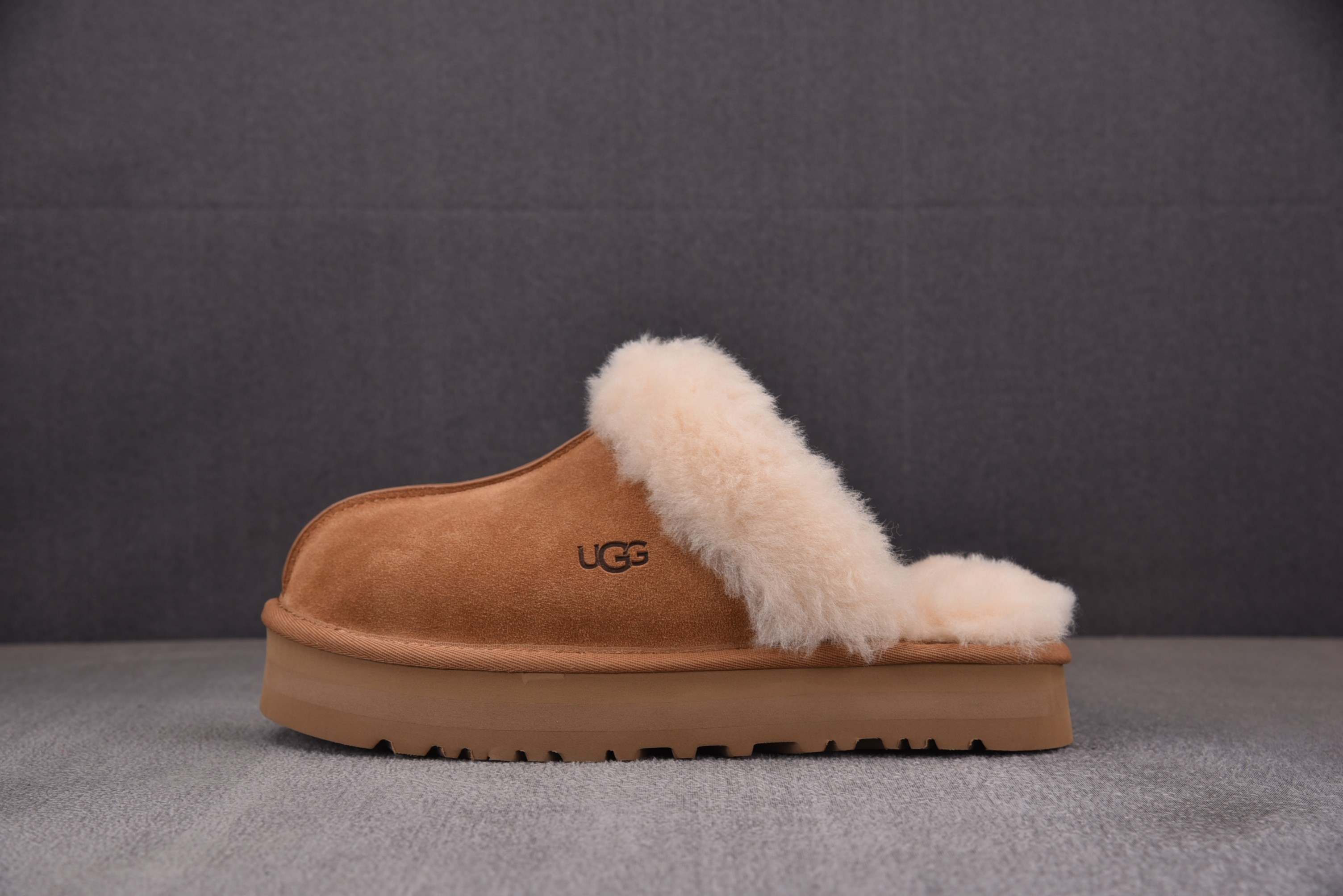 UGG Disquette Slipper 栗色