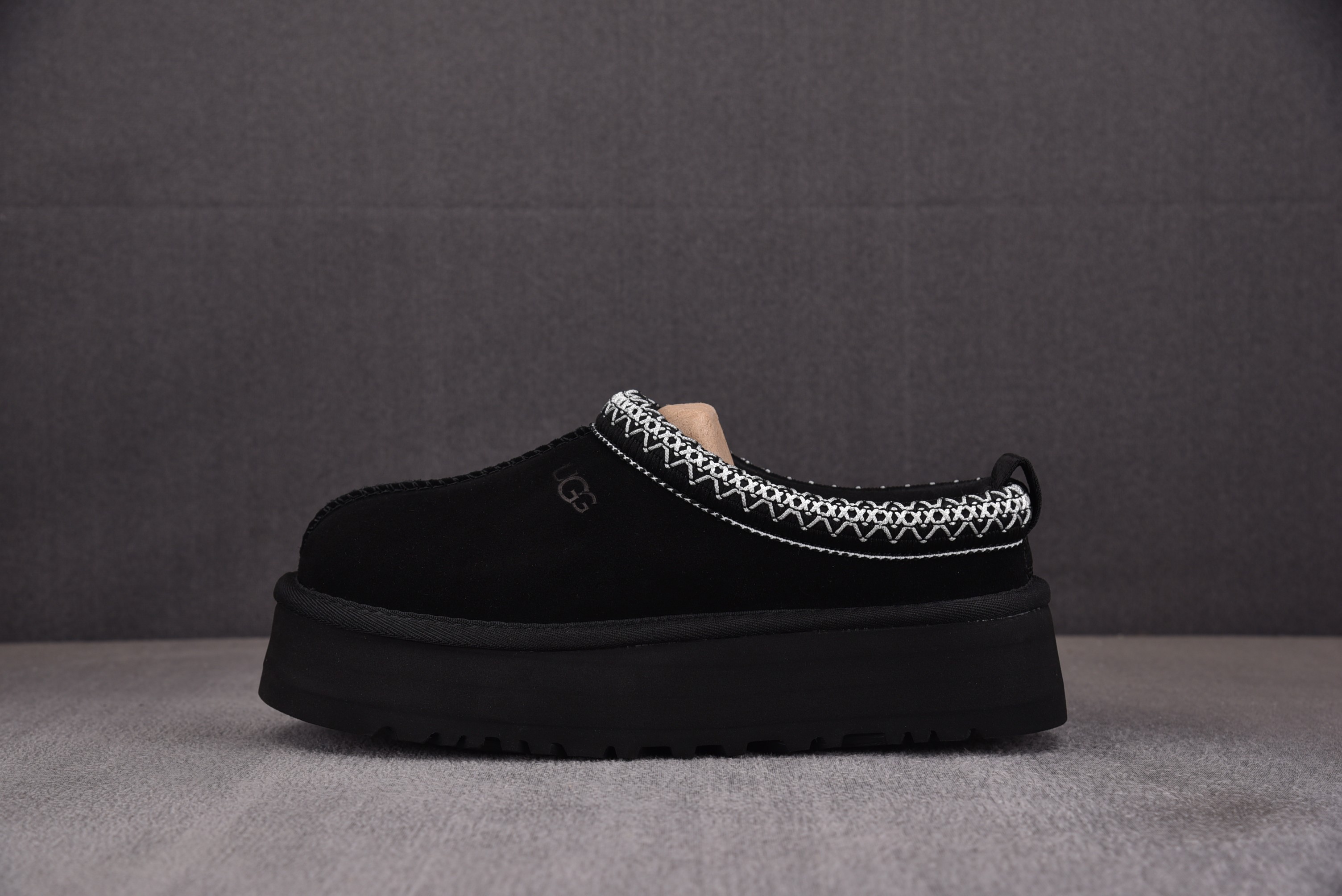 UGG Tazz Slipper Black 黑色