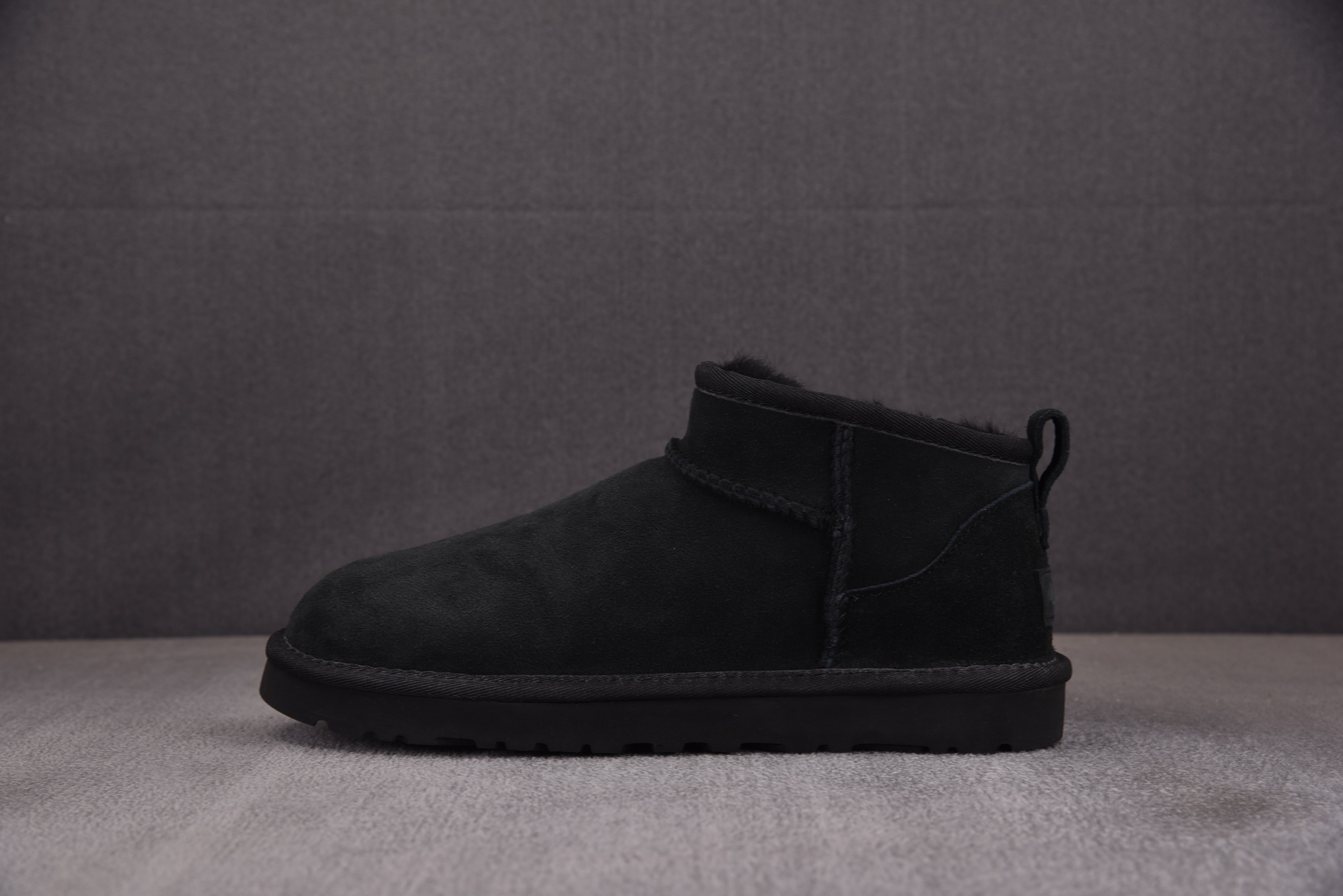 UGG Classic Ultra Mini Boot Black 黑色 1116109