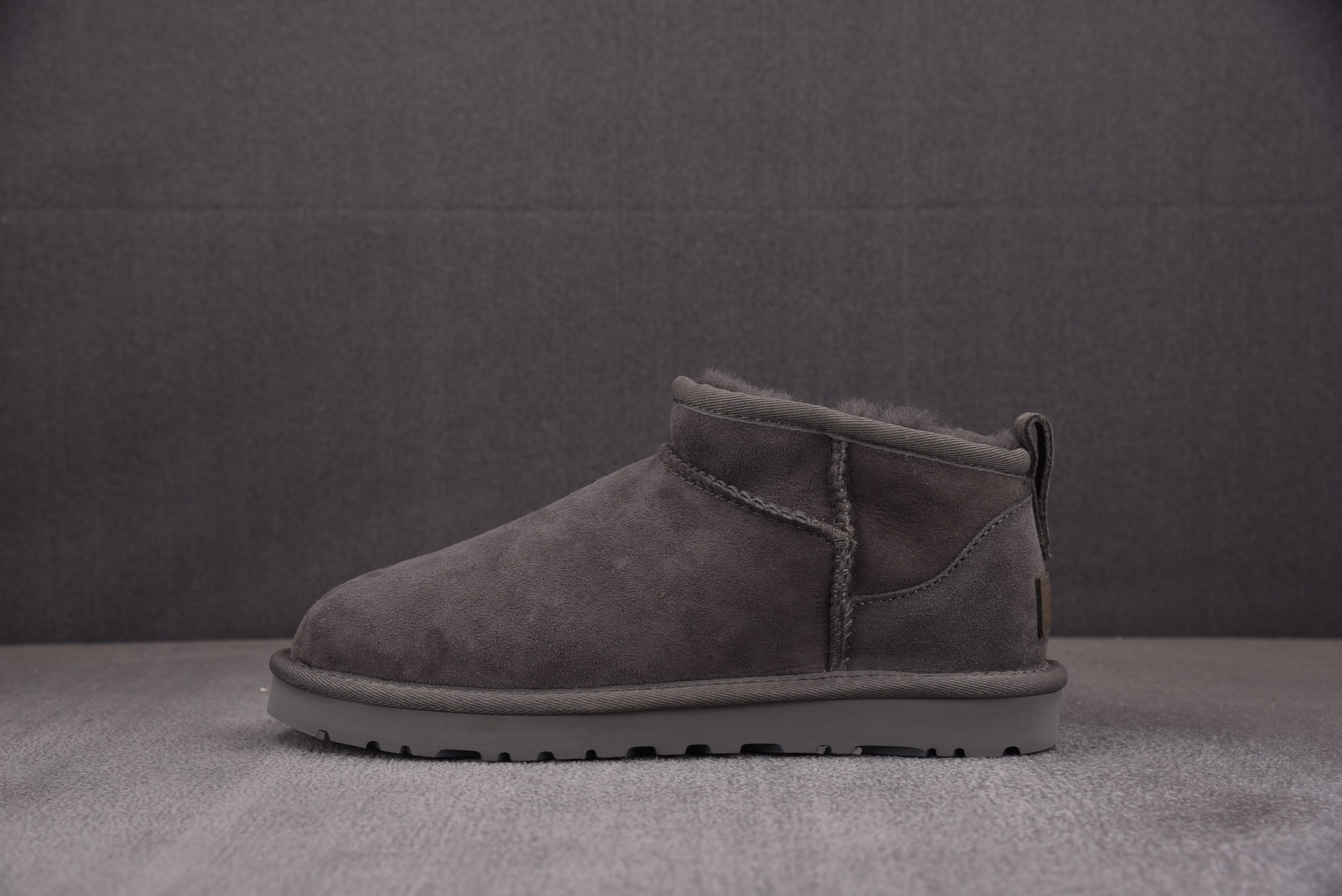 UGG Classic Ultra Mini Boot Grey 灰色 1116109