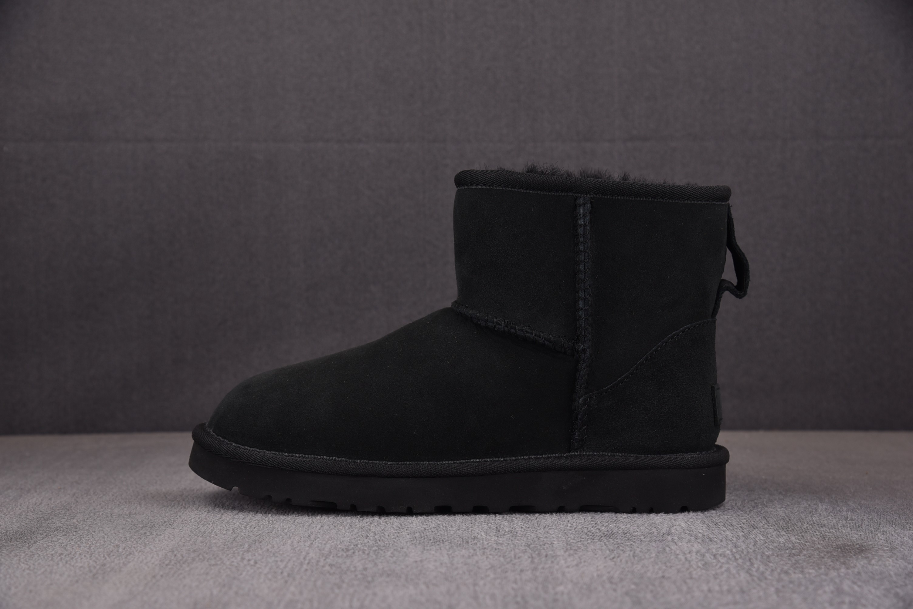 UGG Classic Mini II Boot Black 黑色 1016222