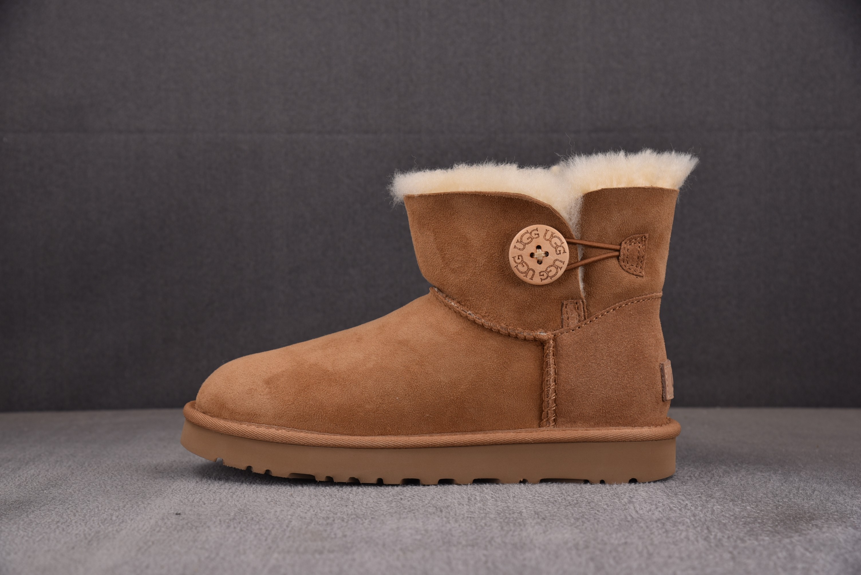 UGG Mini Bailey Button II Chestnut 栗色 1016422