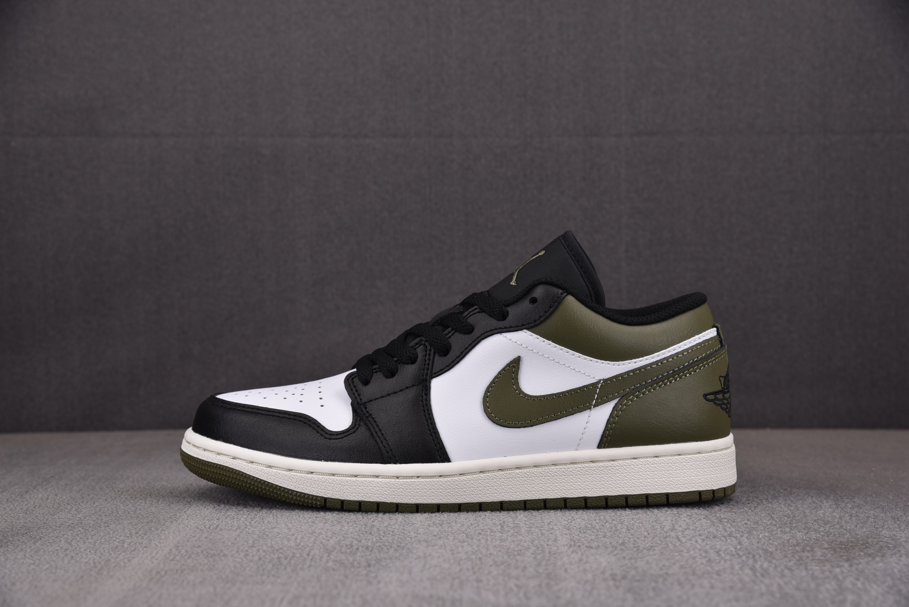 【CJ】Air Jordan 1 Low Black Toe Medium Olive 黑绿橄榄 553558-092