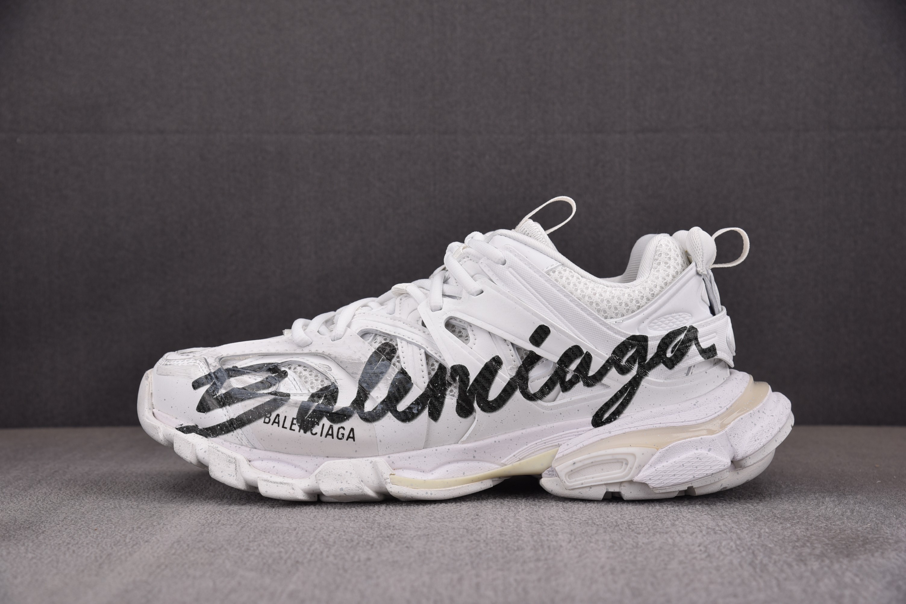 【VG】Balenciaga Track Signature 白色 黑字涂鸦