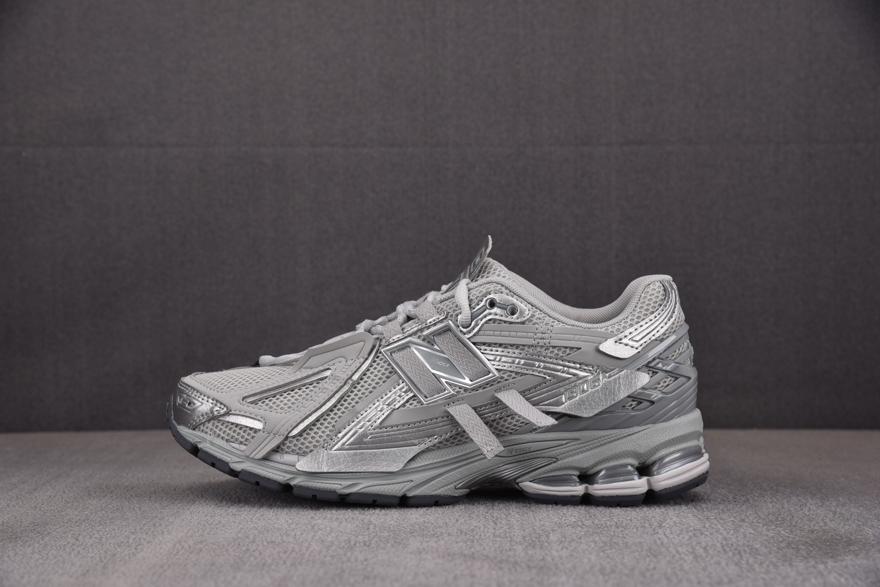 【M】New Balance 1906A Concrete Silver Metallic 混凝土银 M1906AG