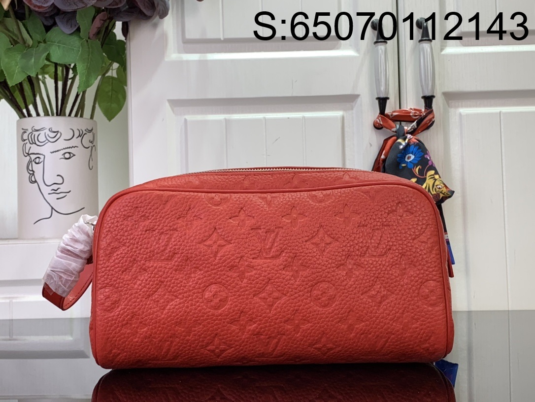 [88factory] 루이비통 돕 키트 엠보 모노그램 M13023 15*16.5*28cm 레드 LOUIS VUITTON