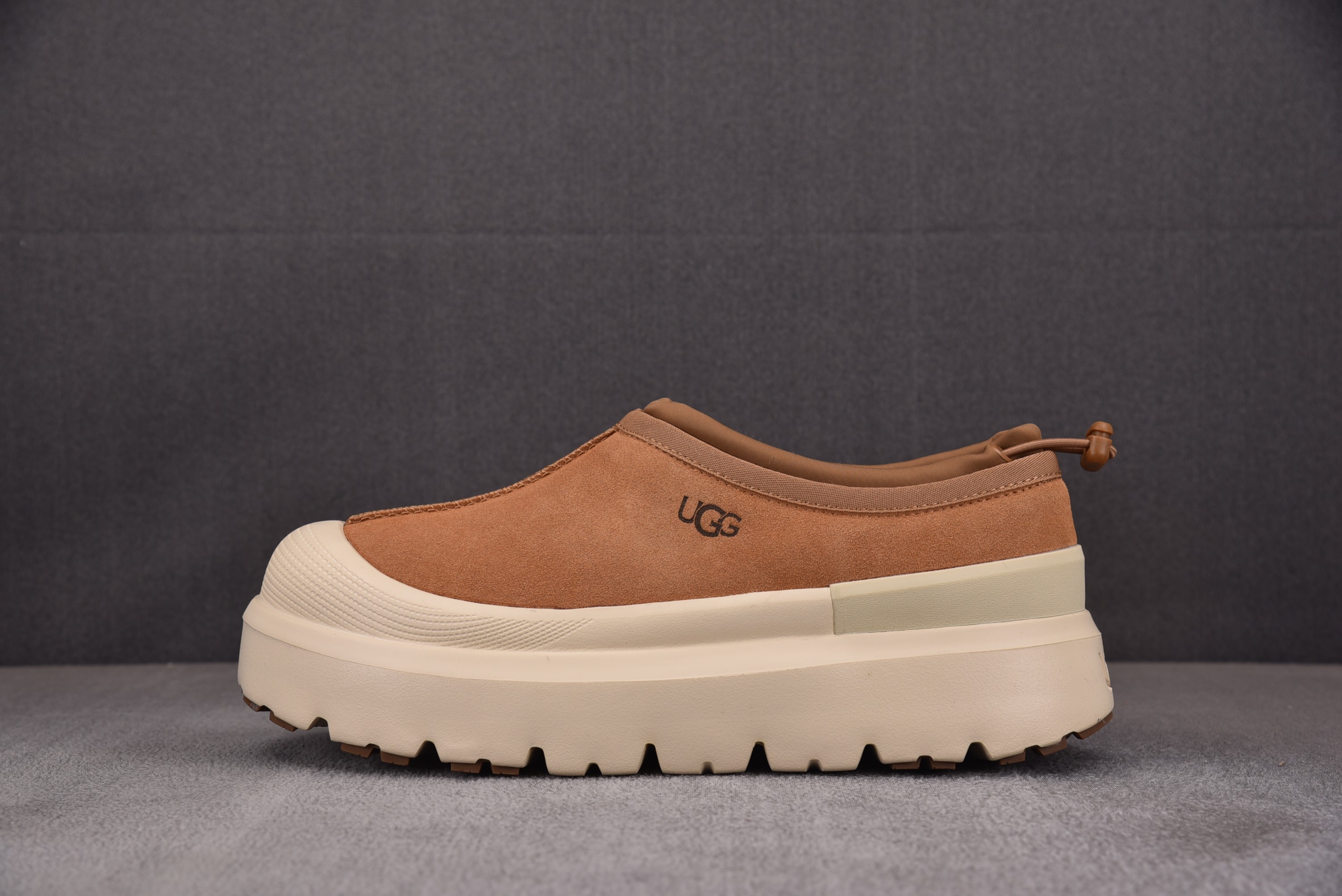 UGG Tasman Weather Hybrid Slipper Chestnut Whitecap 밤색 아이보리 1144096-CWTC 어그