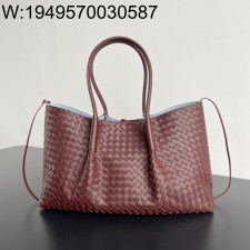 징 팩토리 보테가베네타 피나코테카 817166 23*43*14.5cm 미디엄 레드