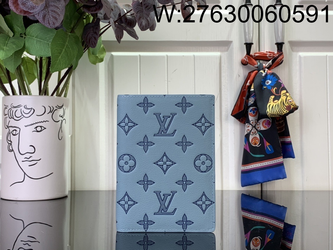 [88factory] 루이비통 패스포트 커버 여권지갑 스카이 블루  M14798 14*2.5*10cm