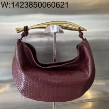 징 팩토리 보테가베네타 사르딘 엠보싱 악어무늬 754657 33*20*4cm 와인