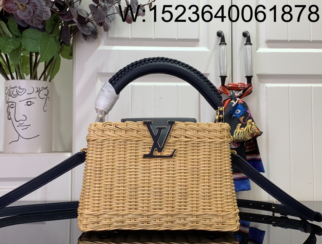 [88factory] 루이비통 카퓌신 미니 21*8*14cm M14365 네이비