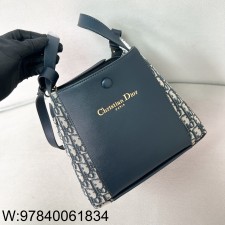 [JHL] 디올 오블리크 시그니처 버킷백 스몰 M2840UDFD_M928 21*19*11cm 2025 블루