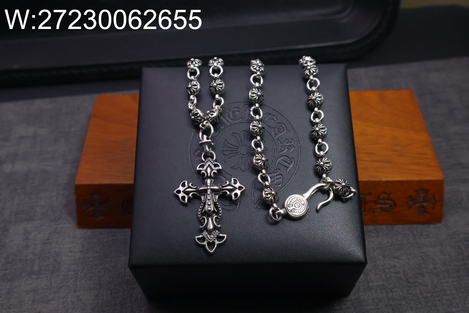 AGG 크롬하츠 Chrome Hearts 십자가 펜던트 목걸이