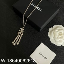 AGG 샤넬 큐빅 CC로고 태슬 목걸이