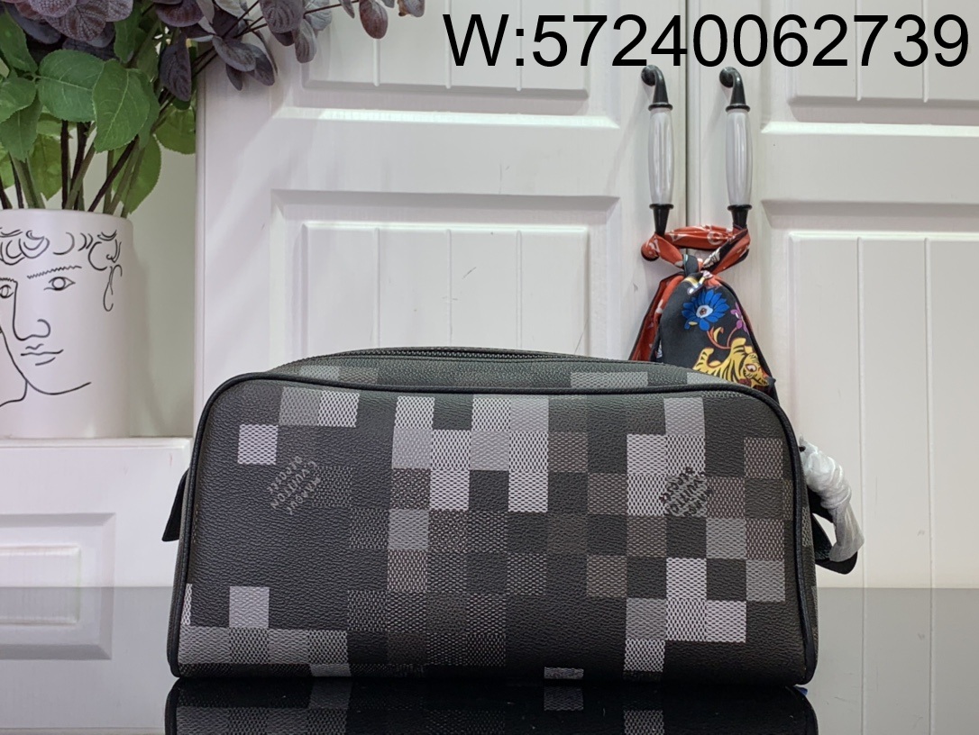 [88factory] 루이비통 돕 키트 M15109 15*16.5*28cm 블랙